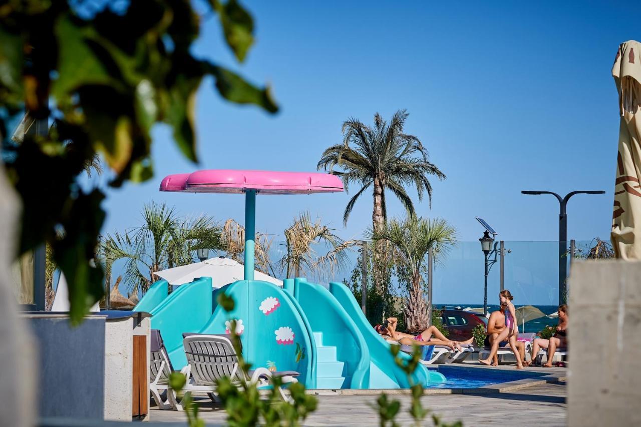 Rainbow Sea View Apartment Spa N Pool Resort - Parking Mamaia Buitenkant foto