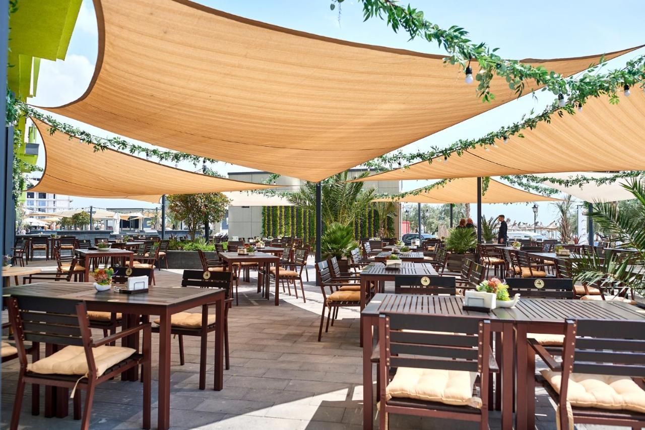 Rainbow Sea View Apartment Spa N Pool Resort - Parking Mamaia Buitenkant foto